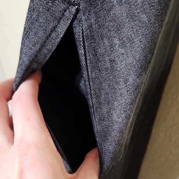 Elegant Black Maxi Dress - Picture 4 of 10